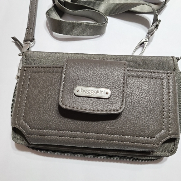 Baggallini RFID Phone Wallet Wristlet Crossbody - Picture 2 of 9